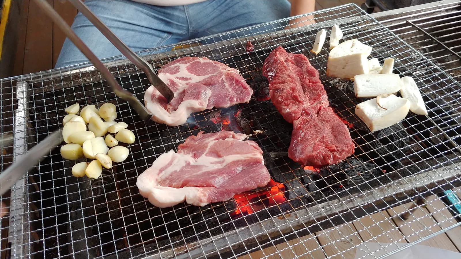 마당 바베큐 (밤 10시까지)